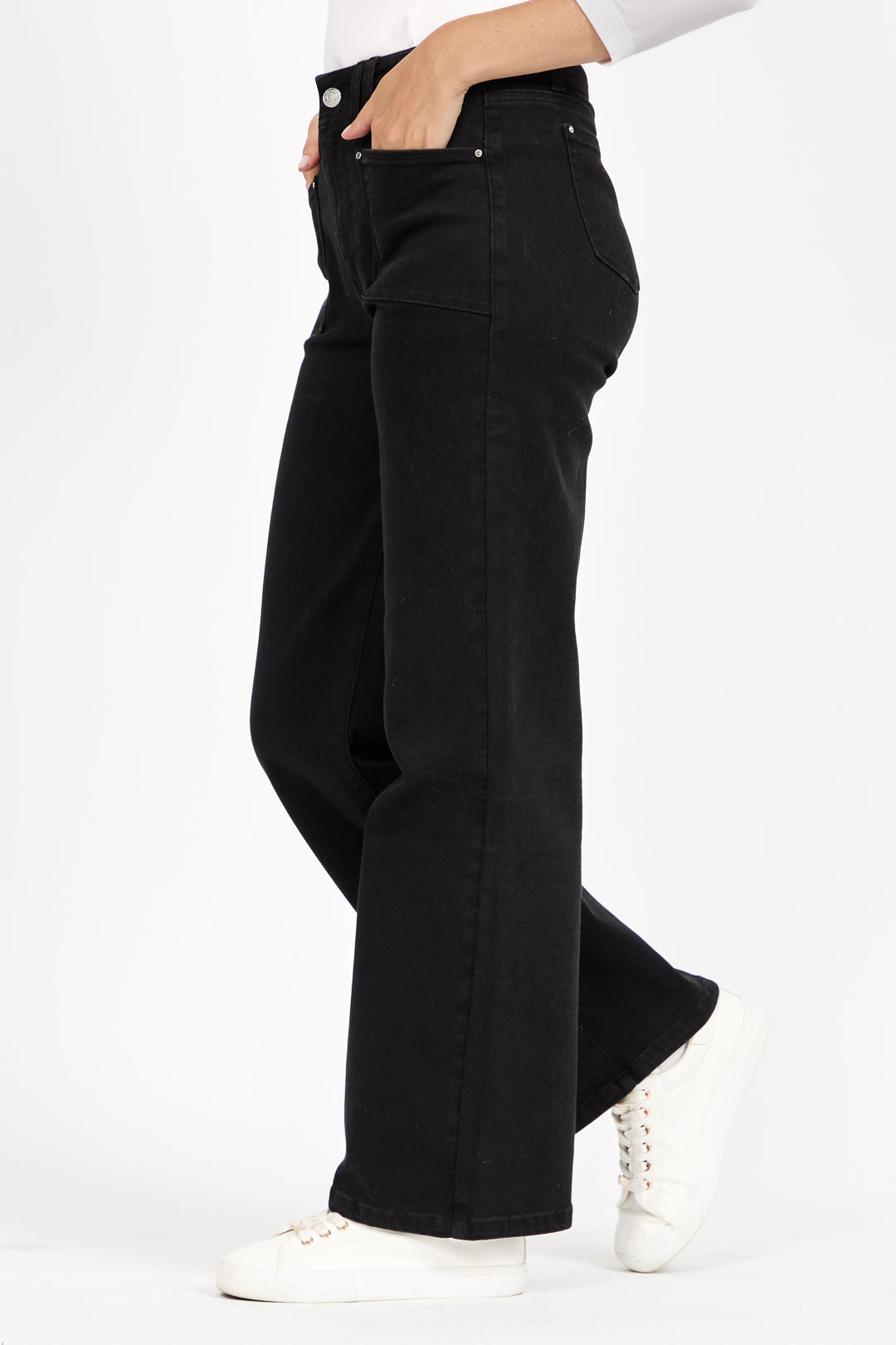 Square Pocket Wide Leg Jeans