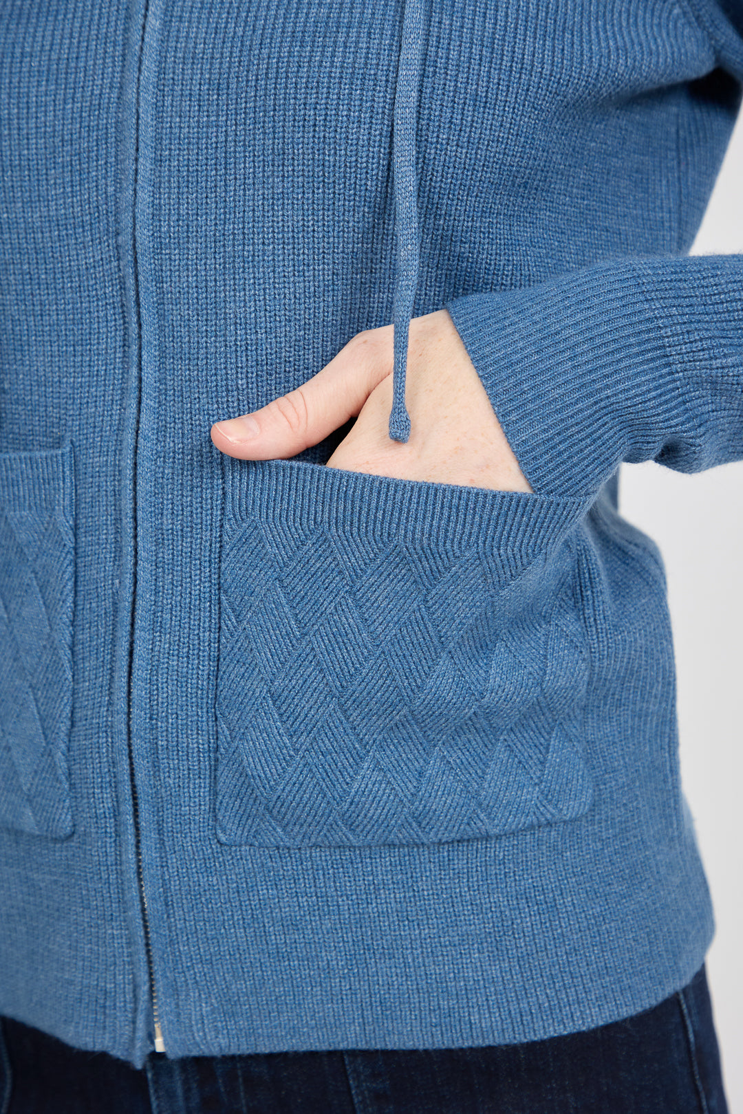 Cable-Knit Zip-up Hooded Cardigan