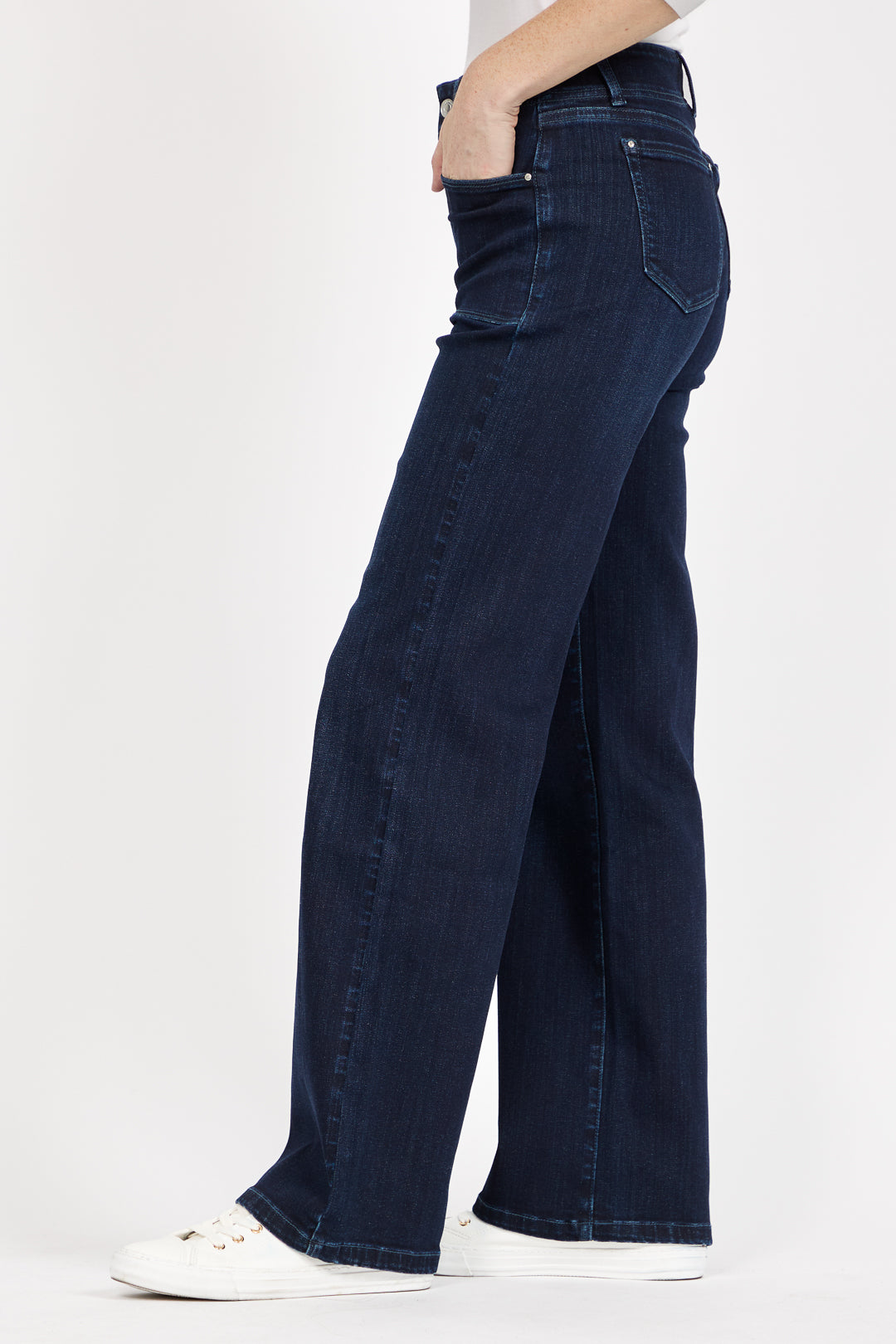 Square Pocket Wide Leg Jeans