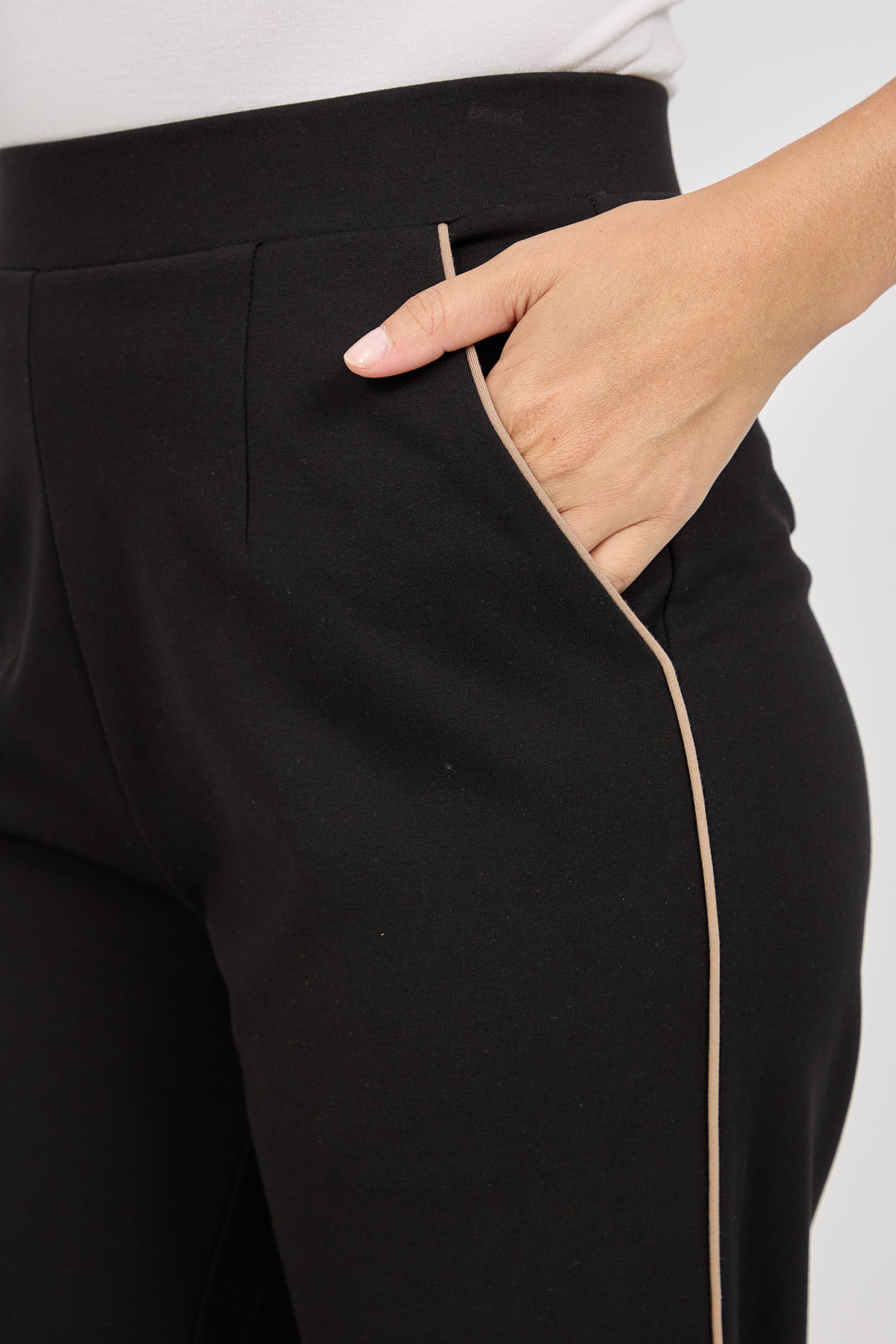 Wide Leg Piped Seam Trousers