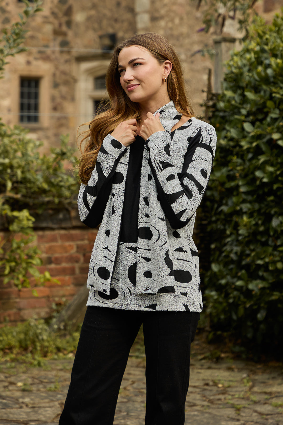 Textured Bordered Top with Scarf